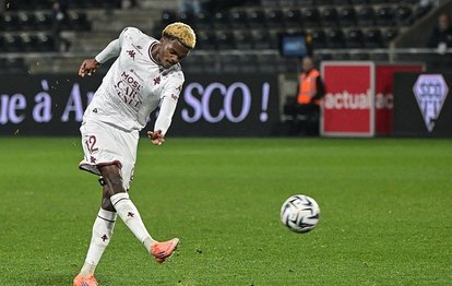 "Beşiktaş'ın Gençlik Atılımı: Metz'in Yıldızı Transfer Listesinde"