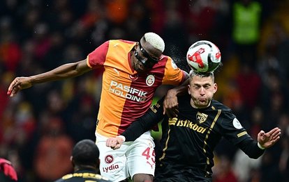 "Galatasaray-Zecorner Kayserispor Maçında Karar Anı: Ofsayt İptali ve VAR Dramı!"
